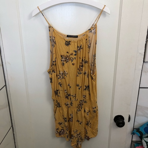 ✨ Brandy Melville yellow romper - Picture 4 of 7